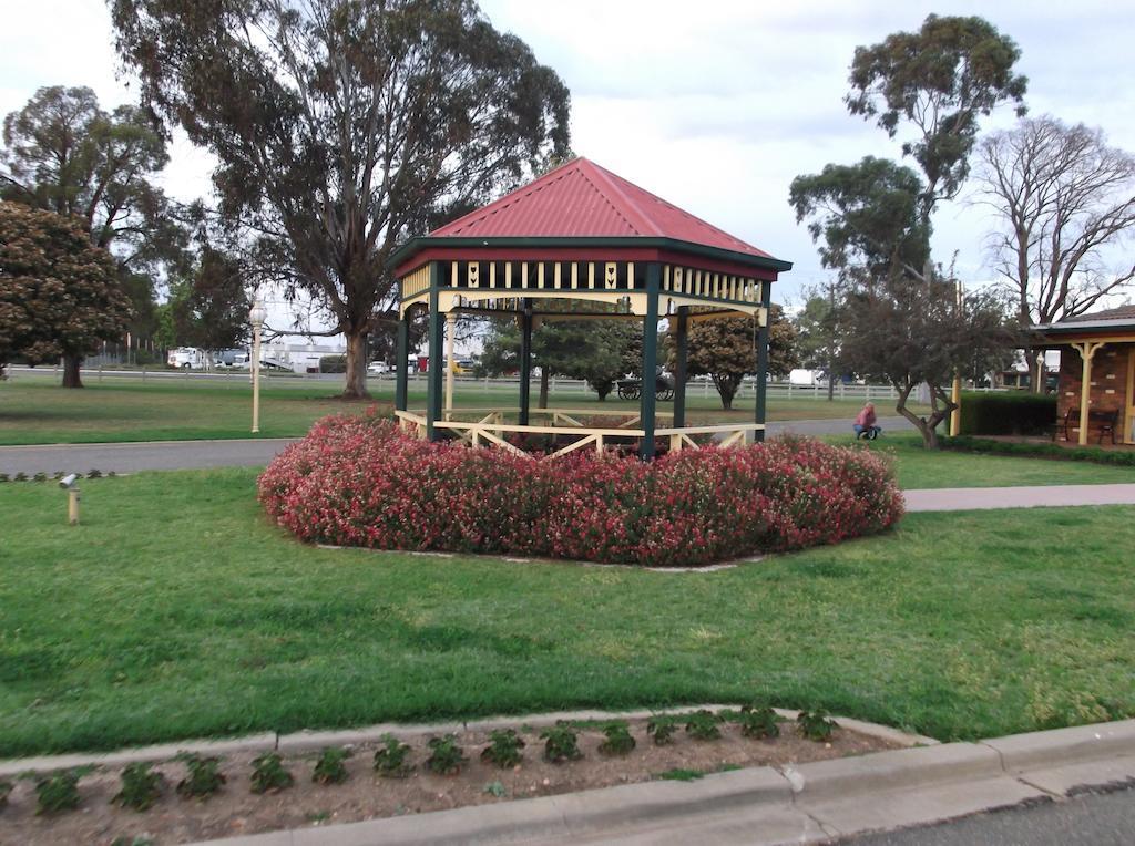 Quality Inn Carriage House Wagga Wagga Eksteriør billede